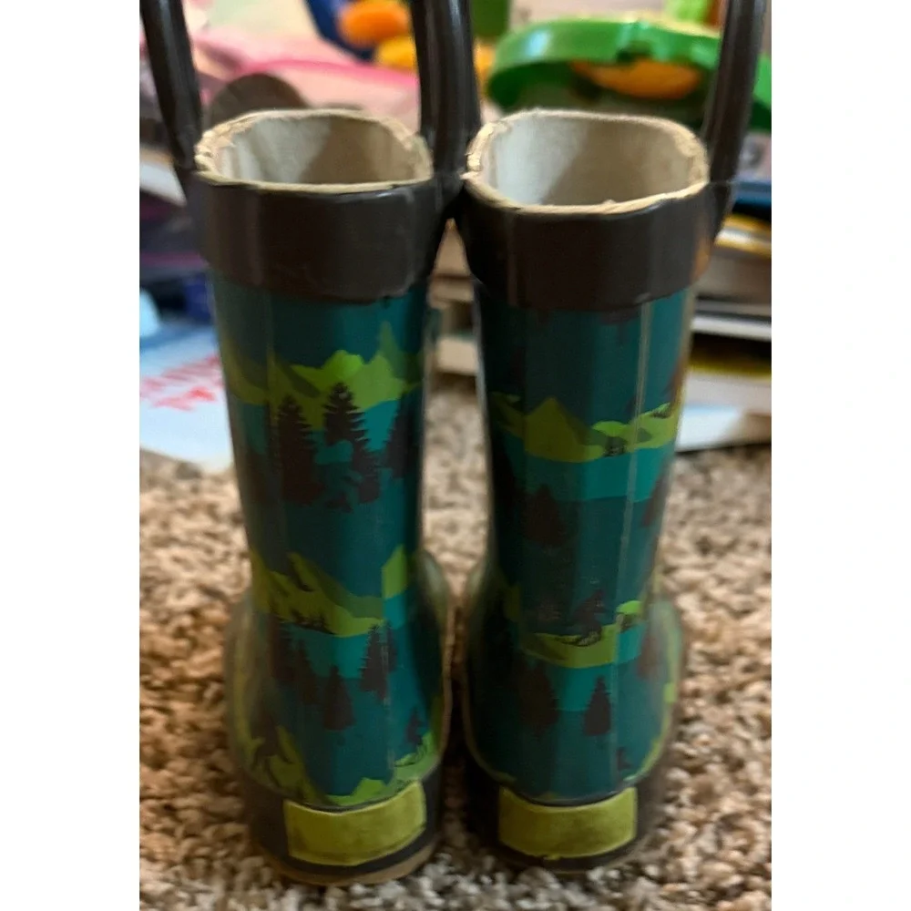 Western Chief- Rain Boots Green Sasquatch Forest Pattern Size 5